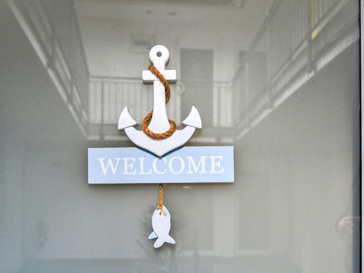 Charming Apartment With A Terrace Near The Sea Wiek auf Rügen エクステリア 写真