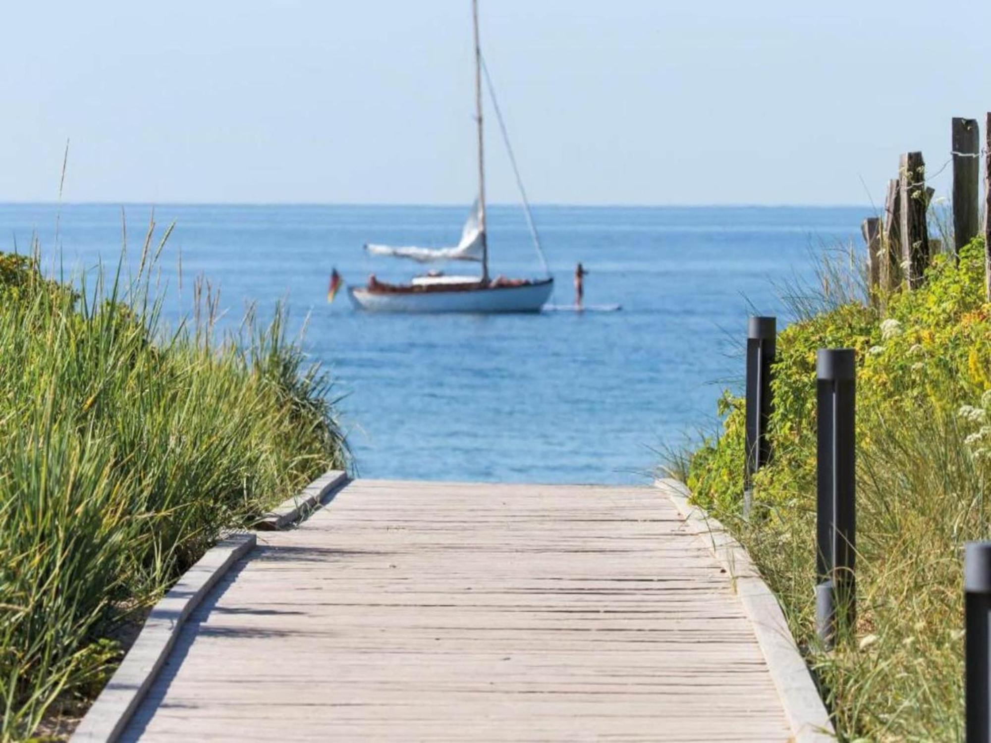 Charming Apartment With A Terrace Near The Sea Wiek auf Rügen エクステリア 写真