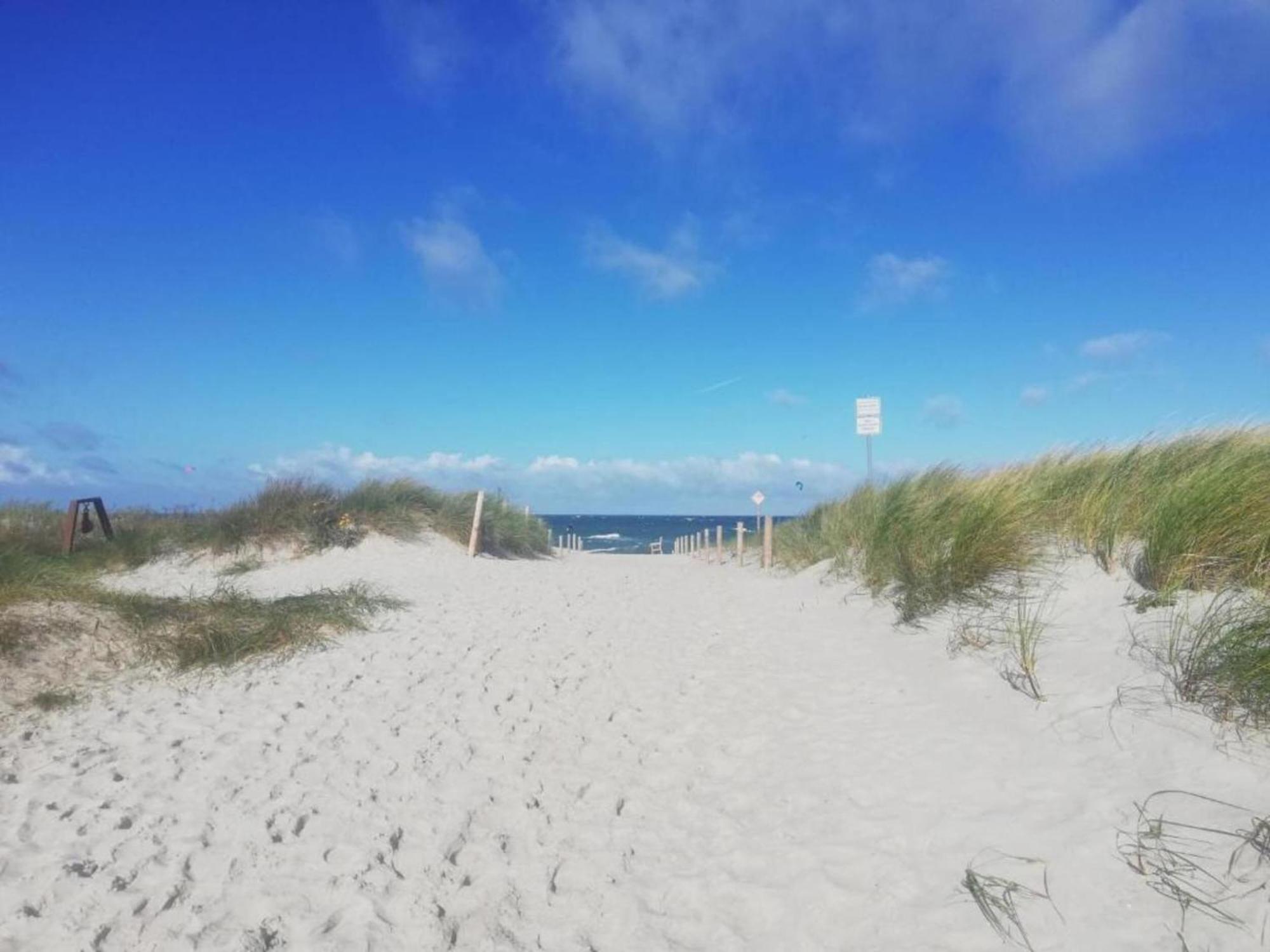 Charming Apartment With A Terrace Near The Sea Wiek auf Rügen エクステリア 写真